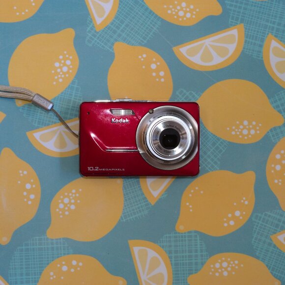 Kodak EasyShare M340 10.2MP Digital Camera Red - Near Mint - Picture 1 of 4